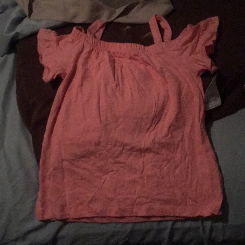 Cold shoulder T-short